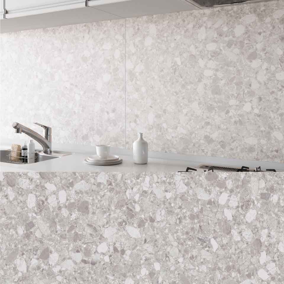 QPG:CEPPO STONE LIGHT